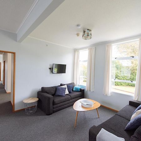 Kowhai Flat Pounawea Bagian luar foto