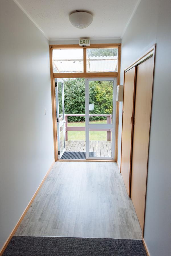Kowhai Flat Pounawea Bagian luar foto