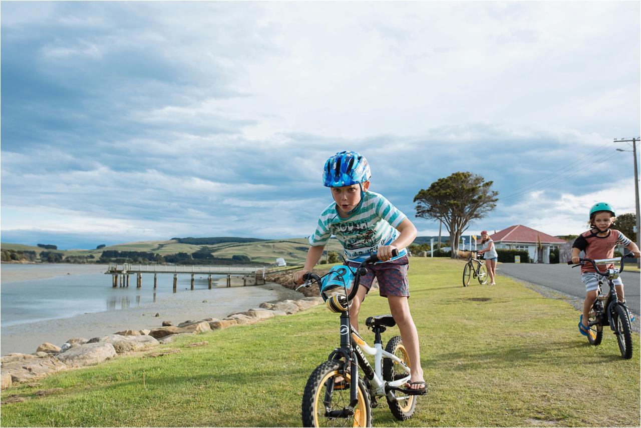 Kowhai Flat Pounawea Bagian luar foto