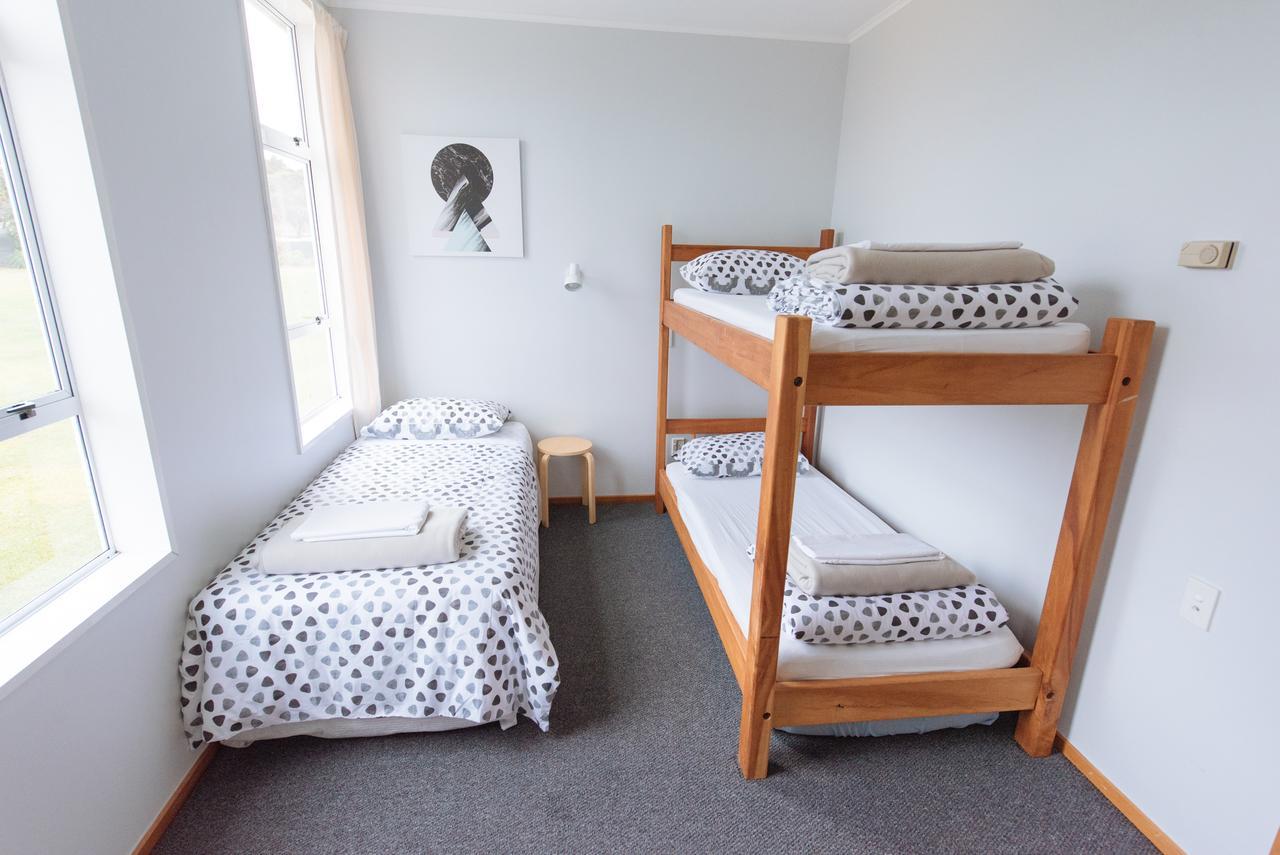 Kowhai Flat Pounawea Bagian luar foto