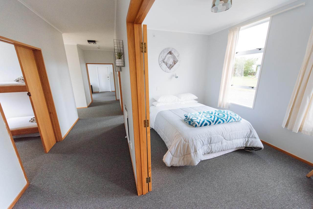 Kowhai Flat Pounawea Bagian luar foto