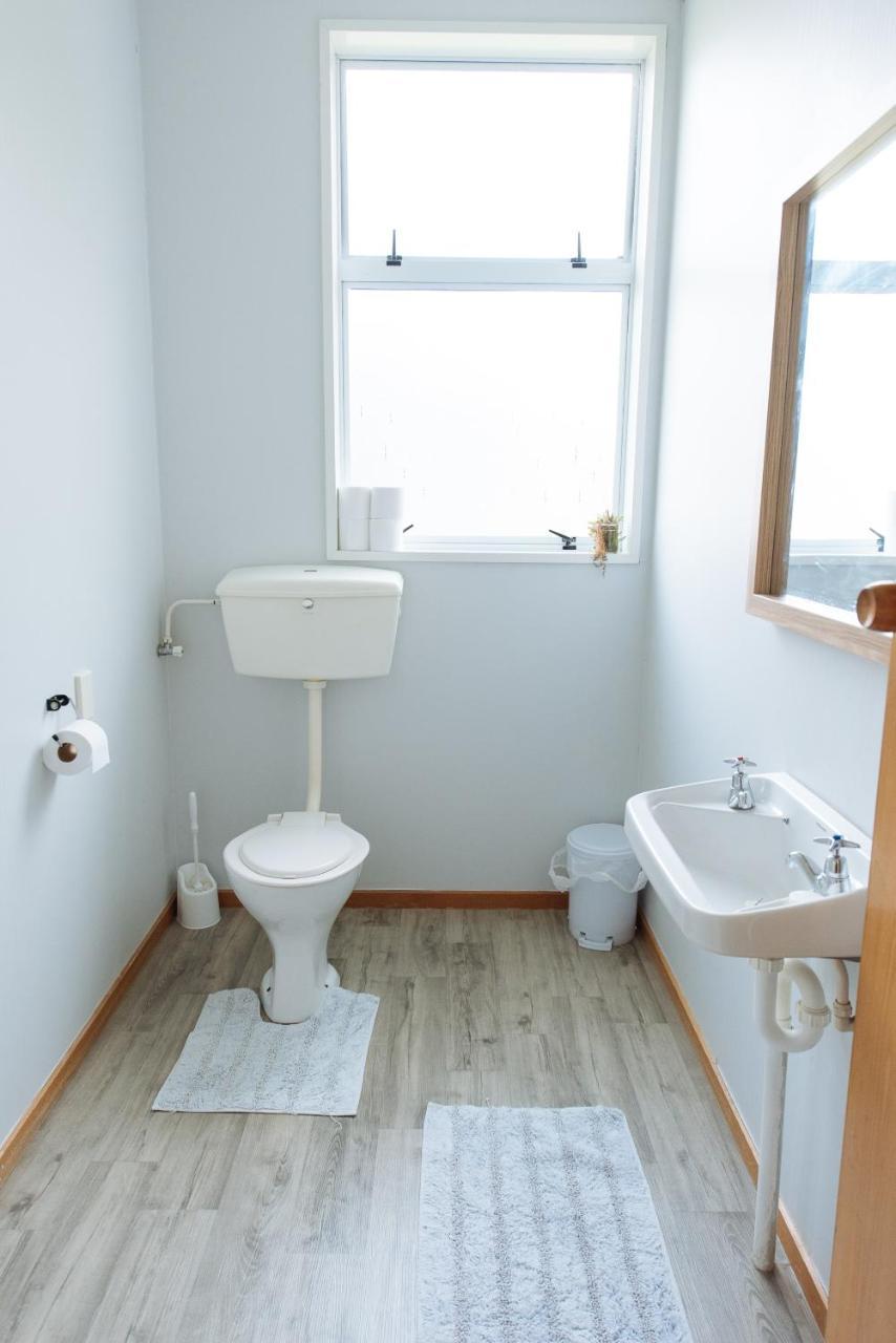 Kowhai Flat Pounawea Bagian luar foto