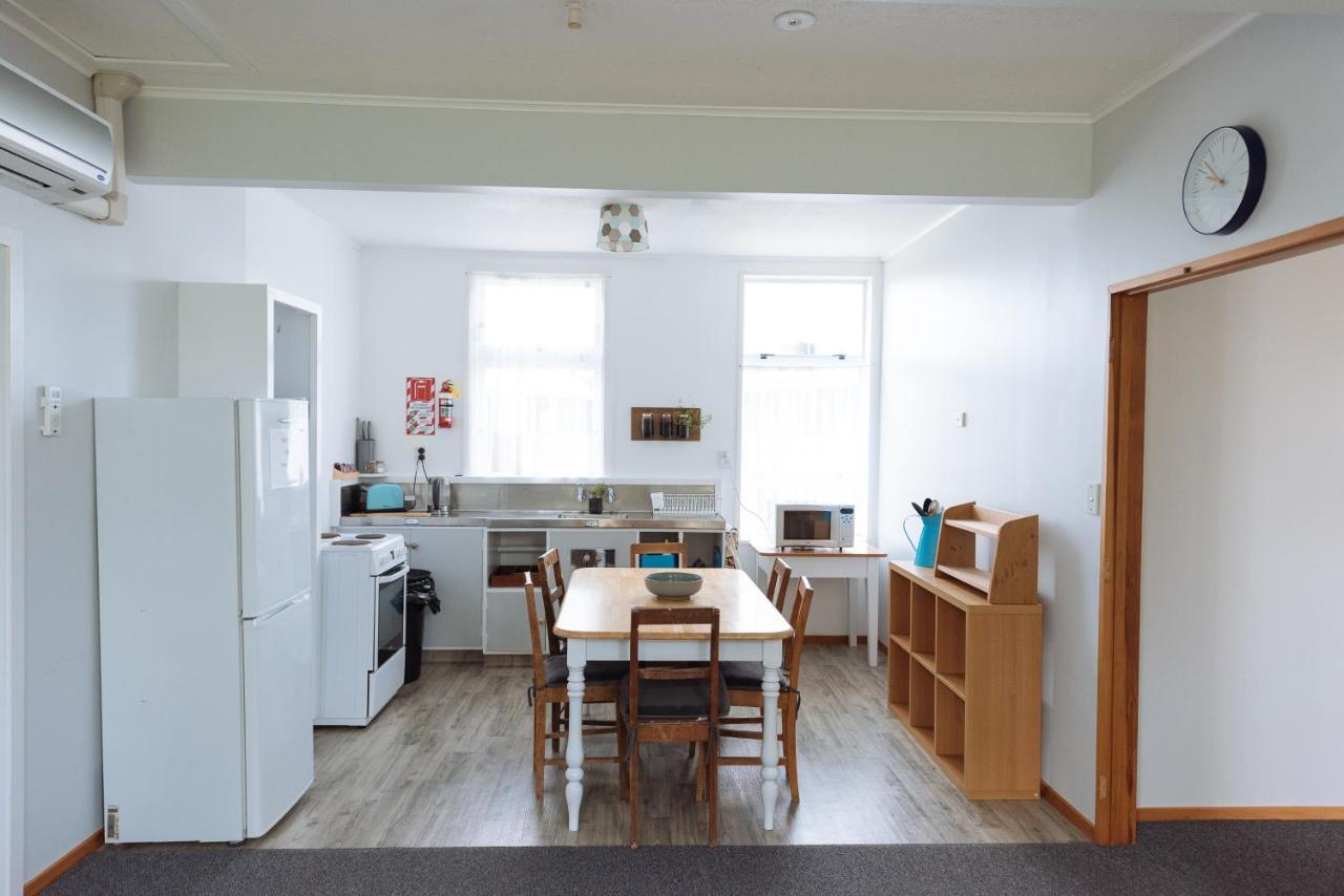 Kowhai Flat Pounawea Bagian luar foto